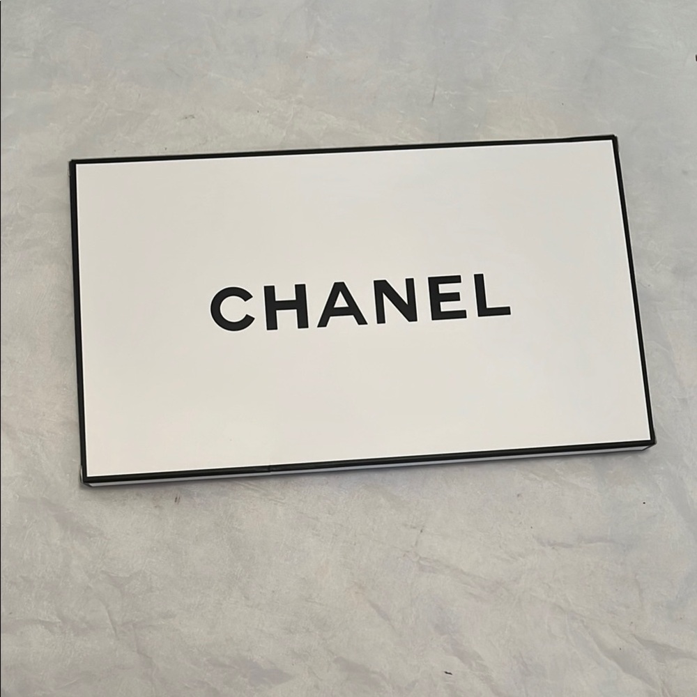 CHANEL Black and White Flat box